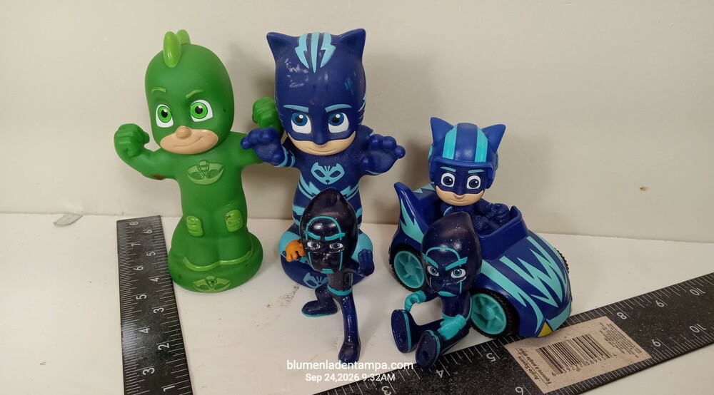 PJ Masks Figure Lot Large Gekko Catboy Figures and Catboy Cat-Car Vehicle